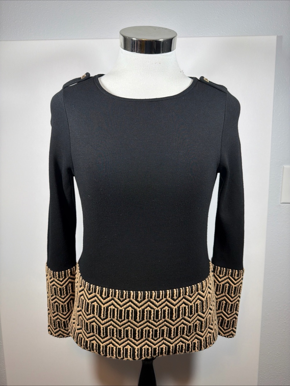 Chico's Black Beige Geometric Knit Studded Long Sleeve Top Cotton Blend Size 0